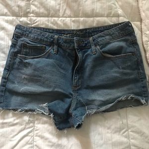 Universal thread shorts